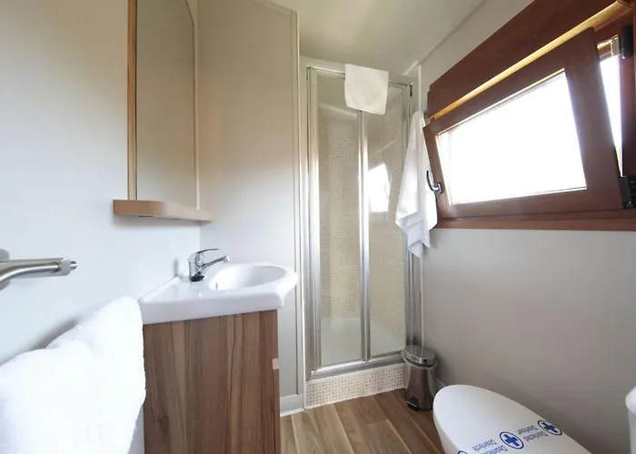 4 Pers Avec Terrasse En Espagne - Api-1-52-1788 Camping *